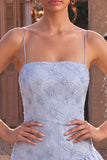 Vestido curto de regresso ao lar com alças finas azul bodycon com folhos