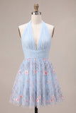 Vestido curto curto floral com decote halter, decote halter, linha azul, folhos e franzidos florais
