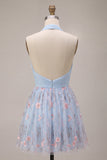 Vestido curto curto floral com decote halter, decote halter, linha azul, folhos e franzidos florais
