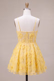 Vestido Curto de Finalistas com Bordado Floral Amarelo Linha A com Folhos