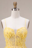 Vestido Curto de Finalistas com Bordado Floral Amarelo Linha A com Folhos