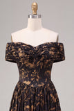 Vestido formal preto, longo e franzido com flores e linhas em A