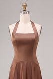 Vestido formal longo em linha A sem costas com decote de café em cetim