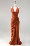 Vestido formal longo de gola halter laranja queimado com bainha franzida