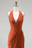 Vestido formal longo de gola halter laranja queimado com bainha franzida
