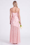 Vestido longo de dama de honor com alças finas em cetim cor-de-rosa e flores 3D