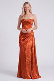 Vestido longo de dama de honor floral sem alças de sálvia de sálvia