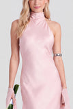 Vestido longo de dama de honor em cetim com gola alta cor-de-rosa