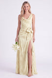 Vestido longo de dama de honor com decote em forma de flor cor-de-cabeça e linha A