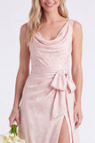 Vestido longo de dama de honor com decote em forma de flor cor-de-cabeça e linha A
