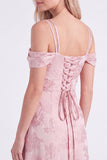 Vestido de dama de honor rosa floral franzido com renda em A, renda para trás, longo vestido de dama de honor com fenda