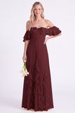 Vestido comprido de dama de honor em chiffon de chiffon com folhos ao ombro descoberto