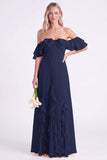 Vestido comprido de dama de honor em chiffon de chiffon com folhos ao ombro descoberto