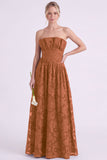 Vestido longo de dama de honor floral A-Line Espresso sem alças com folhos