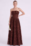 Vestido longo de dama de honor floral A-Line Espresso sem alças com folhos