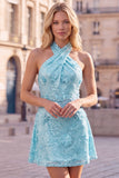Vestido curto de regresso a casa azul com decote halter e linhas florais, com lantejoulas