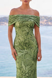 Vestido maxi de sereia bordado floral com lantejoulas douradas no ombro