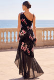 Vestido Maxi Preto Assimétrico de Veludo Florla com Aveludo e Bainha Folhosa