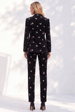Fatos femininos de lapela com pico e peito simples com estampado floral preto