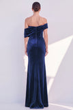 Vestido formal de sereia com veludo desalinhado em Borgonha