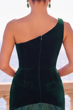 Vestido maxi franzido de veludo sereia de veludo de um ombro Borgonha