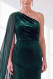 Vestido Borgonha de Mãe da Noiva Com Capa Lateral de Um Ombro e Faixa