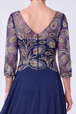 Vestido Mãe da Noiva com decote em V com misangas azul-marinho e meia-manga