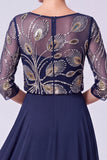 Vestido Azul Azul-Marinho Ilusão A-Line Illusion Bateau com gola longa de mãe da noiva