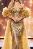 Vestido Maxi de concurso de sereia dourada com mangas bufantes e mangas bufantes de ombros dourados com capa