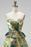 Vestido Curto de Finalistas de Finalistas Verde Floral, Sem Alças, em Linha A, com Folhos