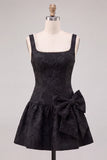 Vestido Curto de Finalista Preto, Jacquard Floral Pérola, Linha A e Laço