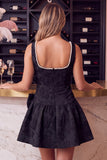 Vestido Curto de Finalista Preto, Jacquard Floral Pérola, Linha A e Laço