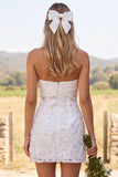 Vestido Curto de Chá de Noiva Curto Curto de Panela Bodycon em Marfim em Marfim, Renda Embaraçada, Floral e Franzido, Curto de Chá de Noiva
