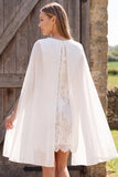 Vestido curto de chá de panela com decote de bata em marfim, decote de renda, com capa