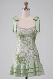 Vestido Curto de Regresso a Casa Verde Verde-Pérola, Decote Quadrado com Folhos e Bordas