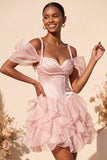 Vestido Curto de Homecoming com Espartilho Cor-de-Rosa, Ombro Frio e Bainha Folhosa