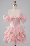 Vestido Curto de Homecoming com Espartilho Cor-de-Rosa, Ombro Frio e Bainha Folhosa
