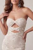 Vestido Curto de Regresso a Casa Bodycon Corte Bodycon Ivore com Cortes de Alças e Lantejoulas