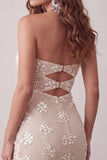 Vestido Curto de Regresso a Casa Bodycon Corte Bodycon Ivore com Cortes de Alças e Lantejoulas