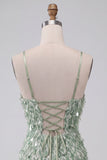 Vestido de Homecoming Green Bodycon, decote quadrado com franjas de lantejoulas, com bainha assimétrica e folhos