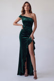 Vestido formal longo de sereia verde escuro com contas de um ombro e franzido com strass