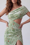 Vestido formal comprido de veludo franzido de um ombro com estampado floral e sálvia empoeirada