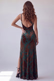 Vestido formal floral estampado de um ombro com estampado de veludo verde-escuro e fenda lateral