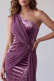 Vestido formal longo de veludo malva vintage com um ombro drapeado