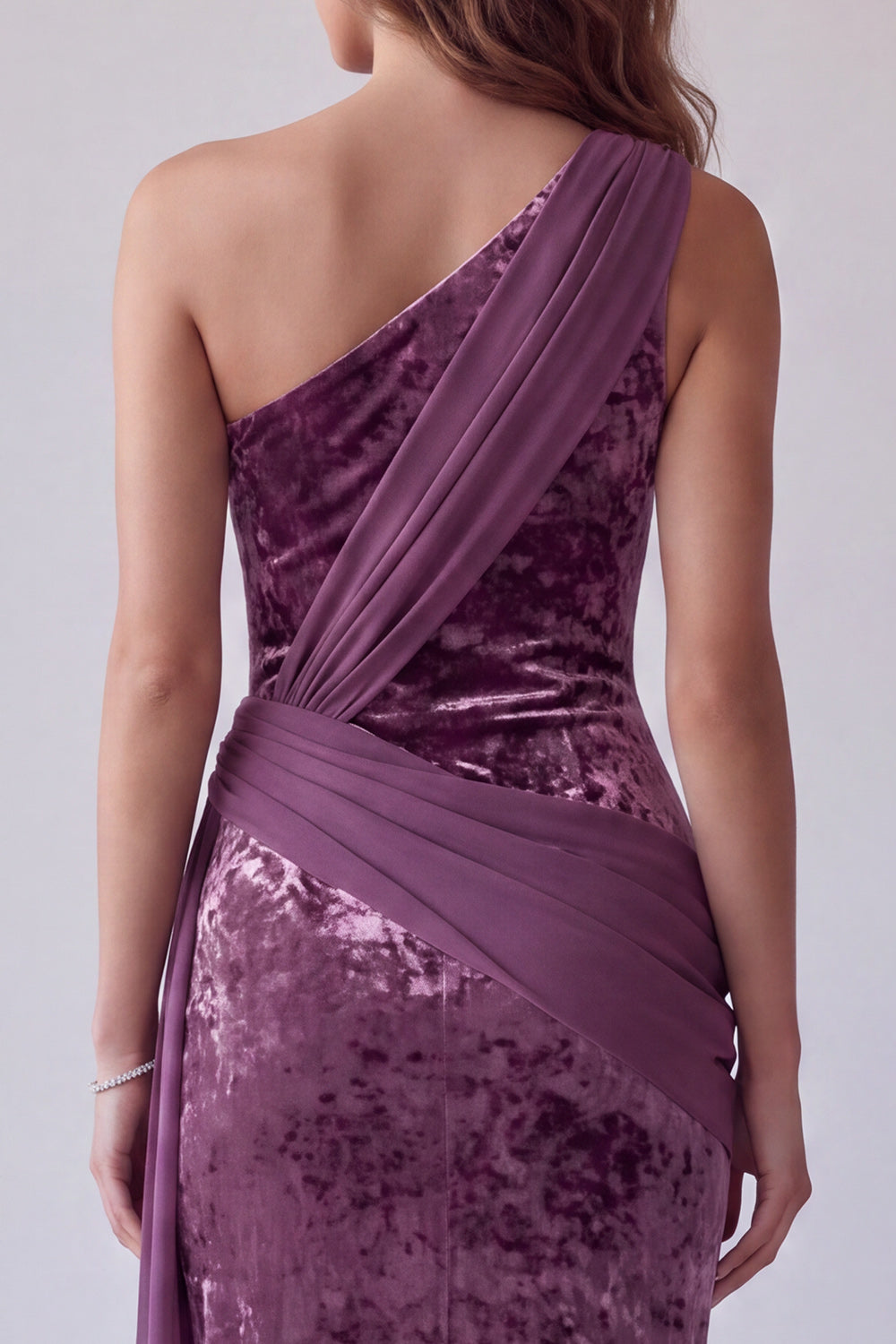 Vestido formal longo de veludo malva vintage com um ombro drapeado