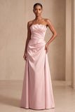 Vestido formal longo e franzido em cetim cor-de-rosa, sem alças