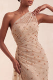 Vestido formal comprido e franzido com camisa caqui de um ombro com lantejoulas