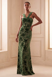 Vestido formal longo de veludo enbainhado com bainha de eucalipto