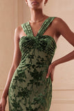 Vestido formal longo de veludo enbainhado com bainha de eucalipto