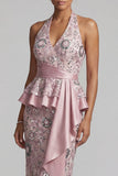 Vestido midi de mãe da noiva em forma de bainha cor-de-rosa claro, com missangas